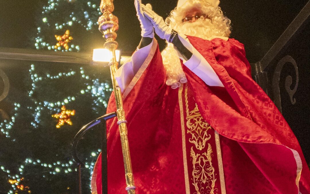 Saint Nicolas dans les rues de la ville
