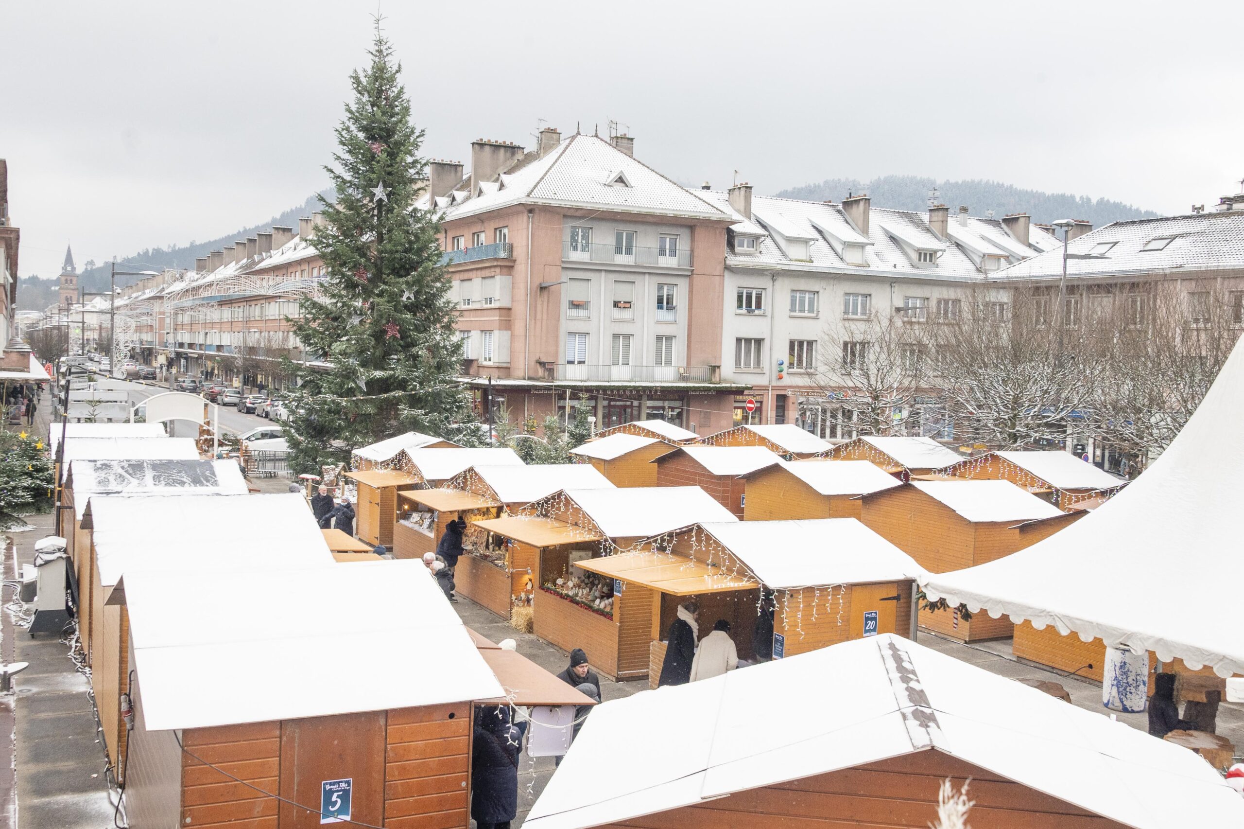 Marché artisanal de Noël, place du Général-de-Gaulle