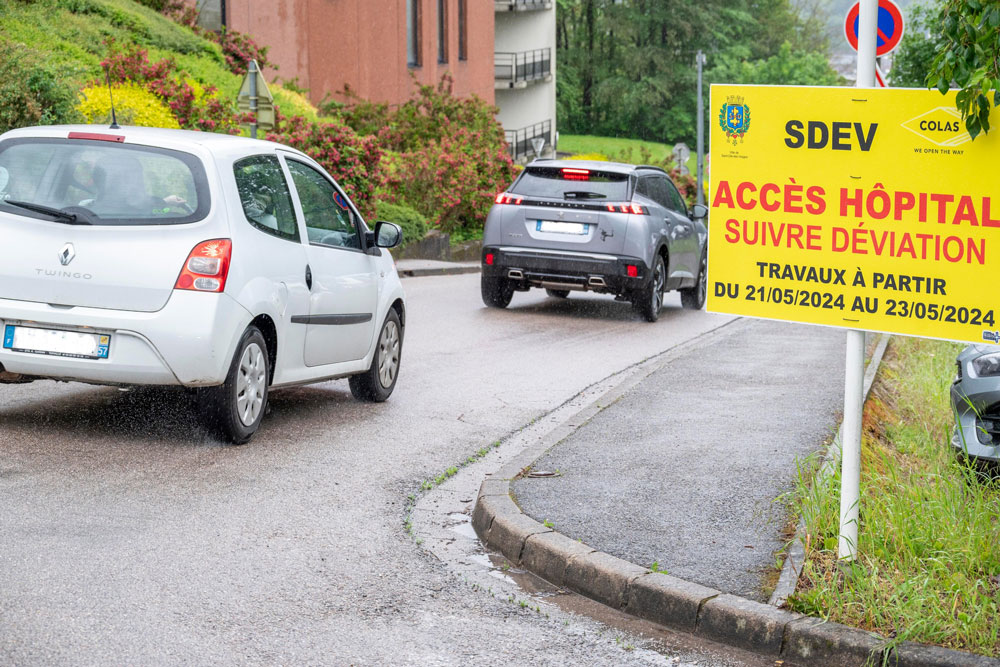 affiche travaux route du nouvel hôpital