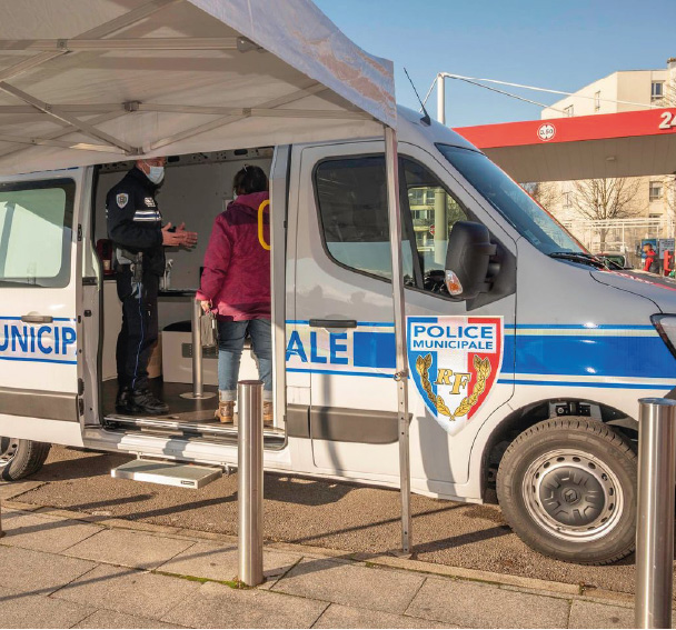 Permanence du poste mobile de proximité de la police municipale