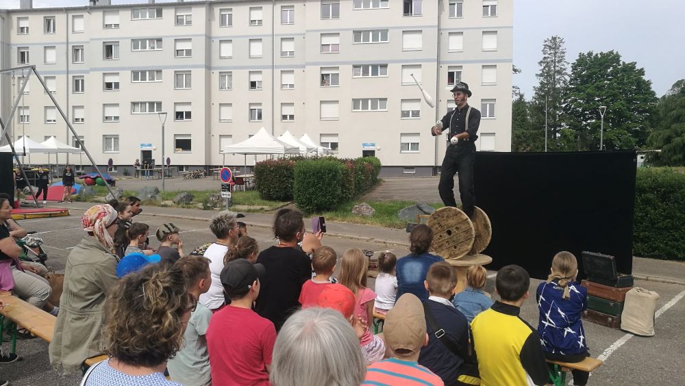 Photo d'un spectacle de cirque de l'école des nez rouges