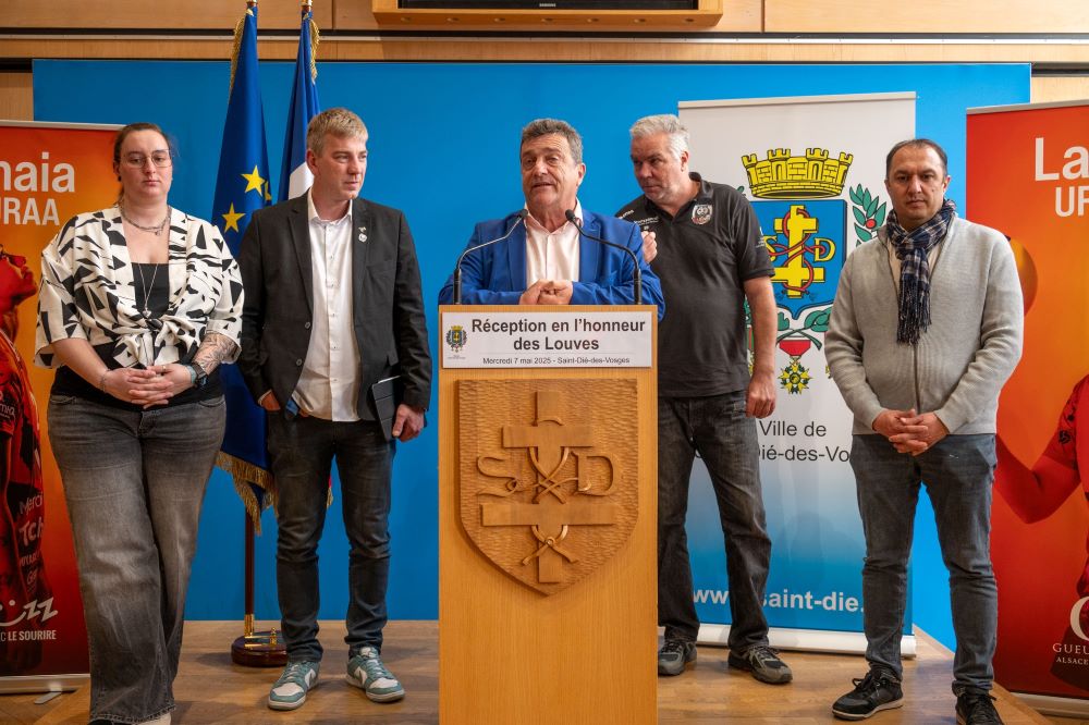 les-benevoles-des-louves-a-lhonneur Photo de la réception des bénévoles du club de volley-ball de saint-dié 2025
