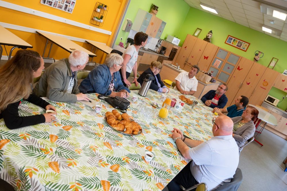 un-petit-dejeuner-avec-le-maire-a-kellermann Photo prise lors de la première rencontre avec le maire autour d'un petit déjeuner