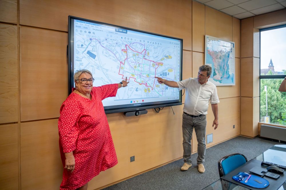 un-plan-pour-que-chacun-ait-sa-place photo prise pendant la réunion présentant le plan cyclable présenté a la presse