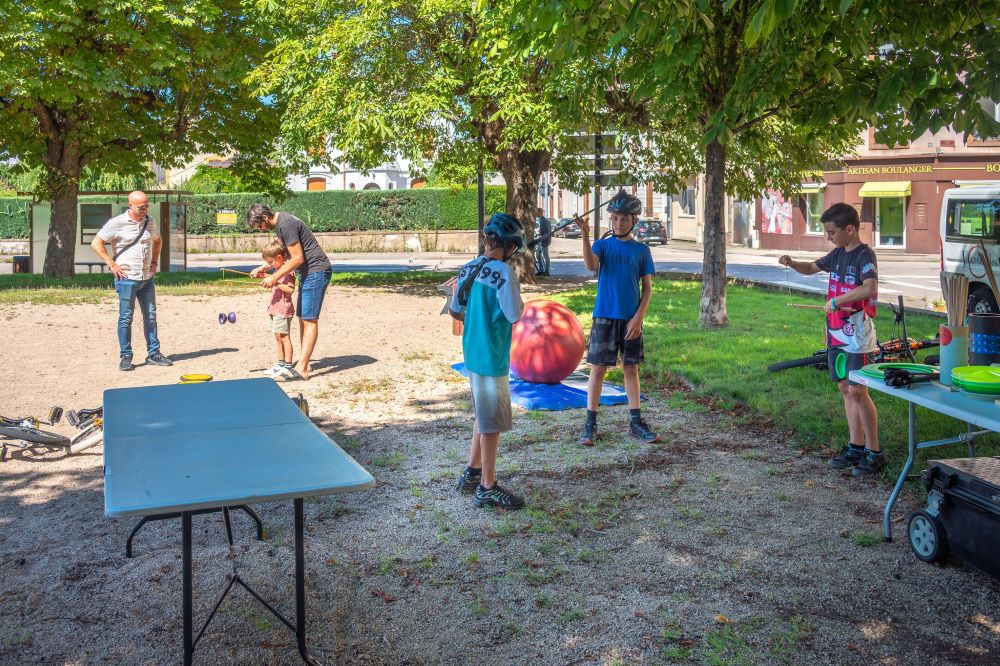 la-caravane-des-arts-dans-les-quartiers caravane des arts 2025