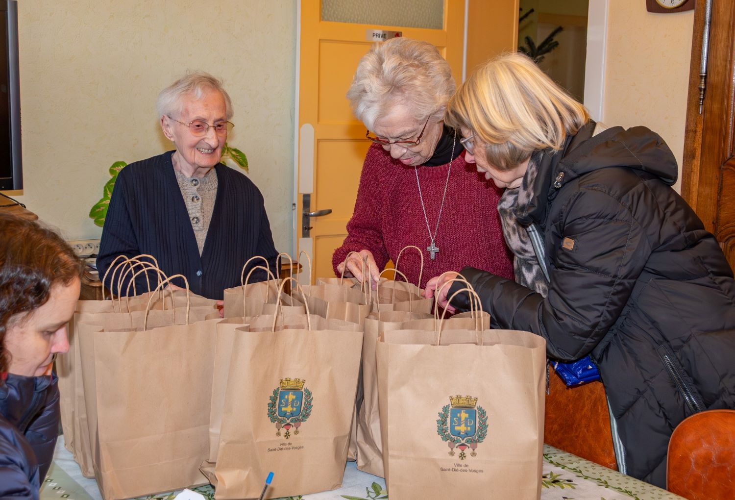 un-noel-en-avance-pour-les-plus-de-80-ans Un Noël en avance pour les + de 80 ans