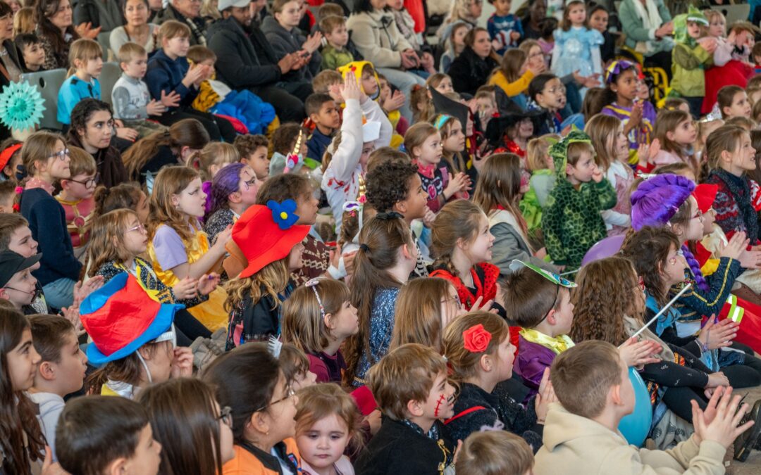 Un défilé, de drôles d’expériences et des beignets