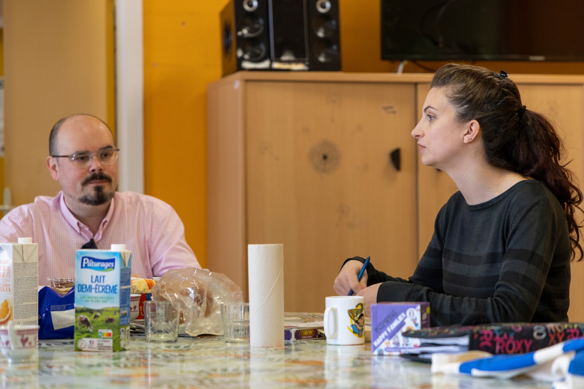 Les parents à la table des débats
