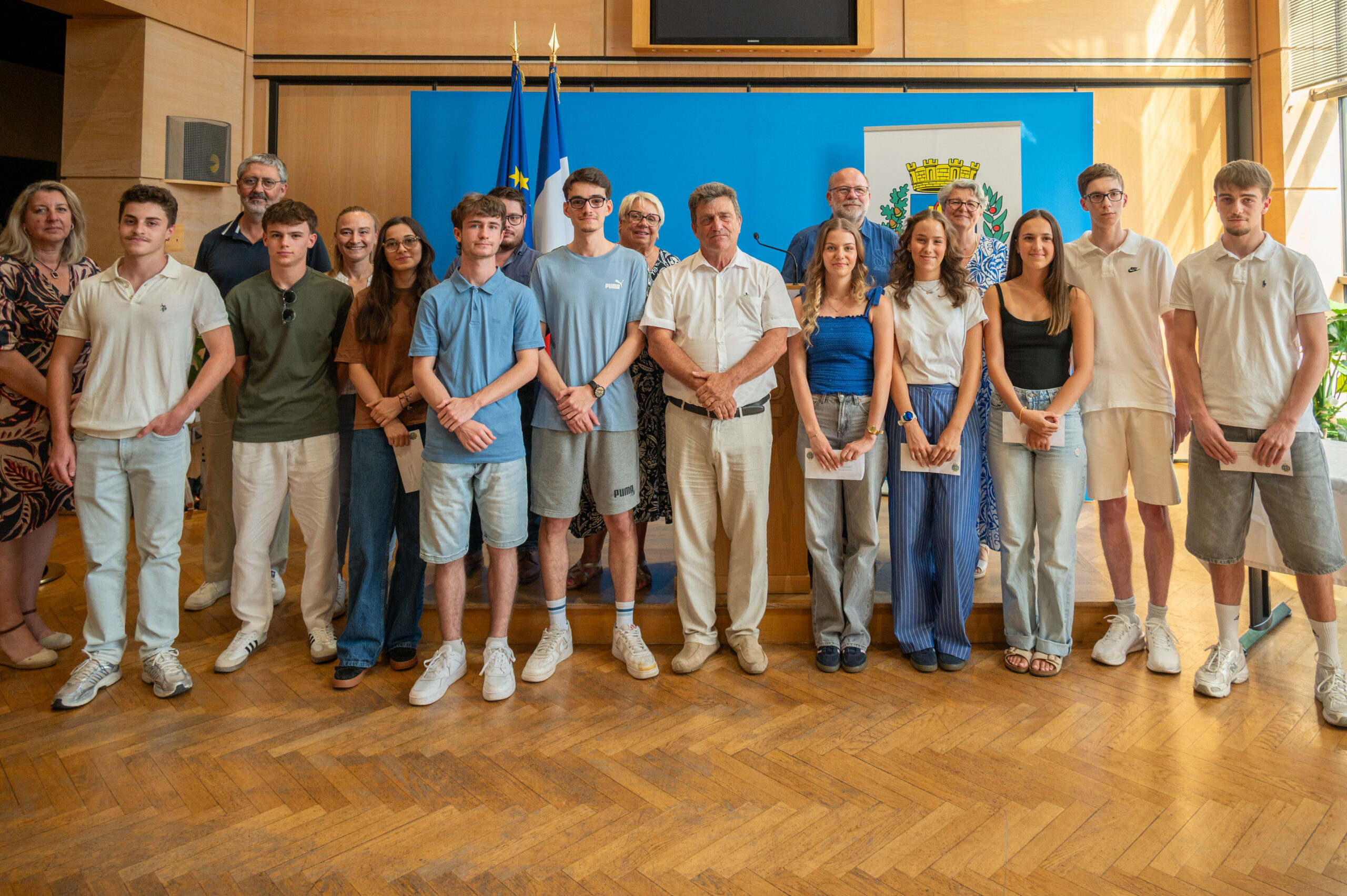 2026-07-13_mention_très_bien_bac11 Les bacheliers déodatiens récompensés en mairie