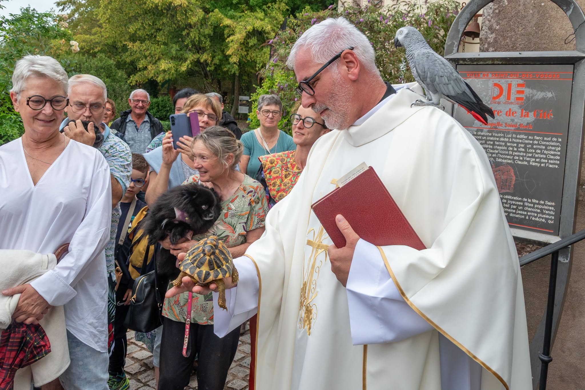 les-animaux-benis-a-la-chapelle-saint-roch Les animaux bénis à la Chapelle Saint-Roch
