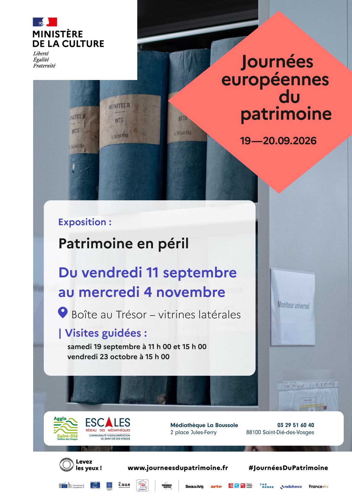 Patrimoine en péril : Boîte au Trésor de La Boussole – vitrines latérales